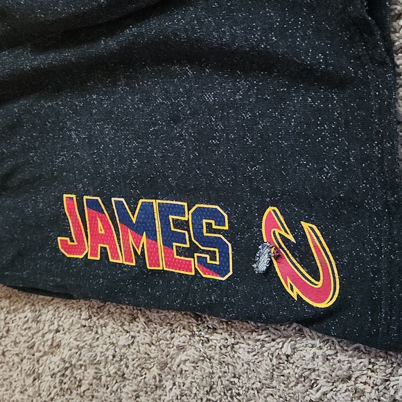 NBA LeBron James #23 Cleveland Cavs Shorts - Picture 3 of 6